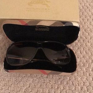 Ladies Burberry /Luxotica Sunglasses